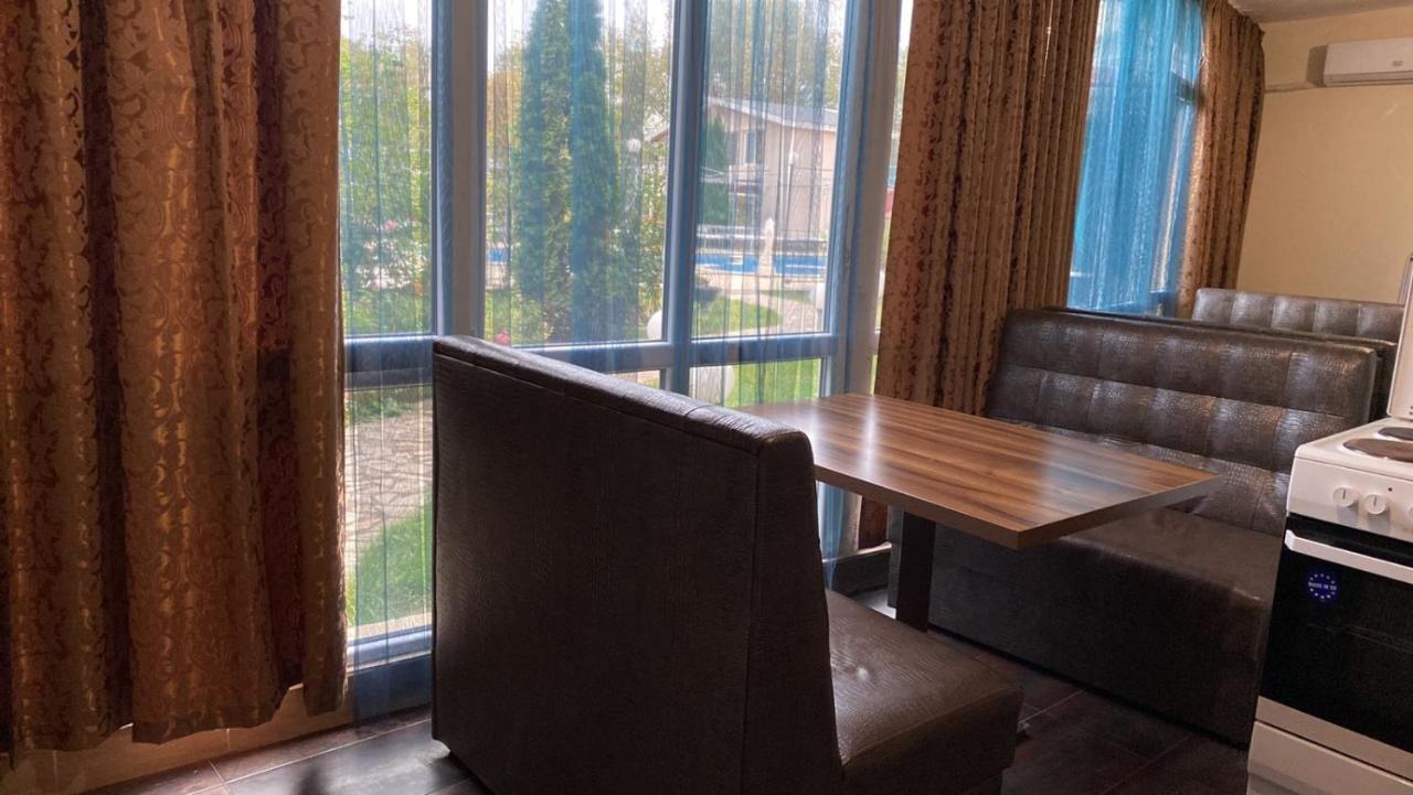 Danita Apartments & Diva Restaurant Bbq&Pool Bar Varna Eksteriør billede