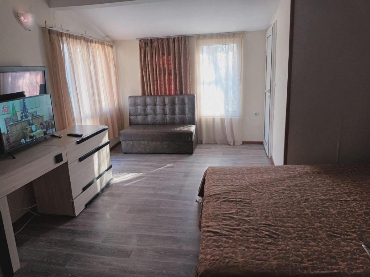 Danita Apartments & Diva Restaurant Bbq&Pool Bar Varna Eksteriør billede
