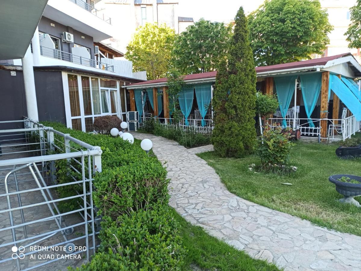 Danita Apartments & Diva Restaurant Bbq&Pool Bar Varna Eksteriør billede